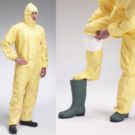 COMBINAISON TYCHEM 2000 C STANDARD AVEC CHAUSSETTES JAUNE TAILLE L  ( X 20 )