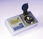 Réfractomètre digital triple échelle (de 1.3330 à 1.5318 précision 0.0015), modèle SR-95