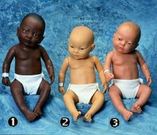 Bébé de soins type africain masculin